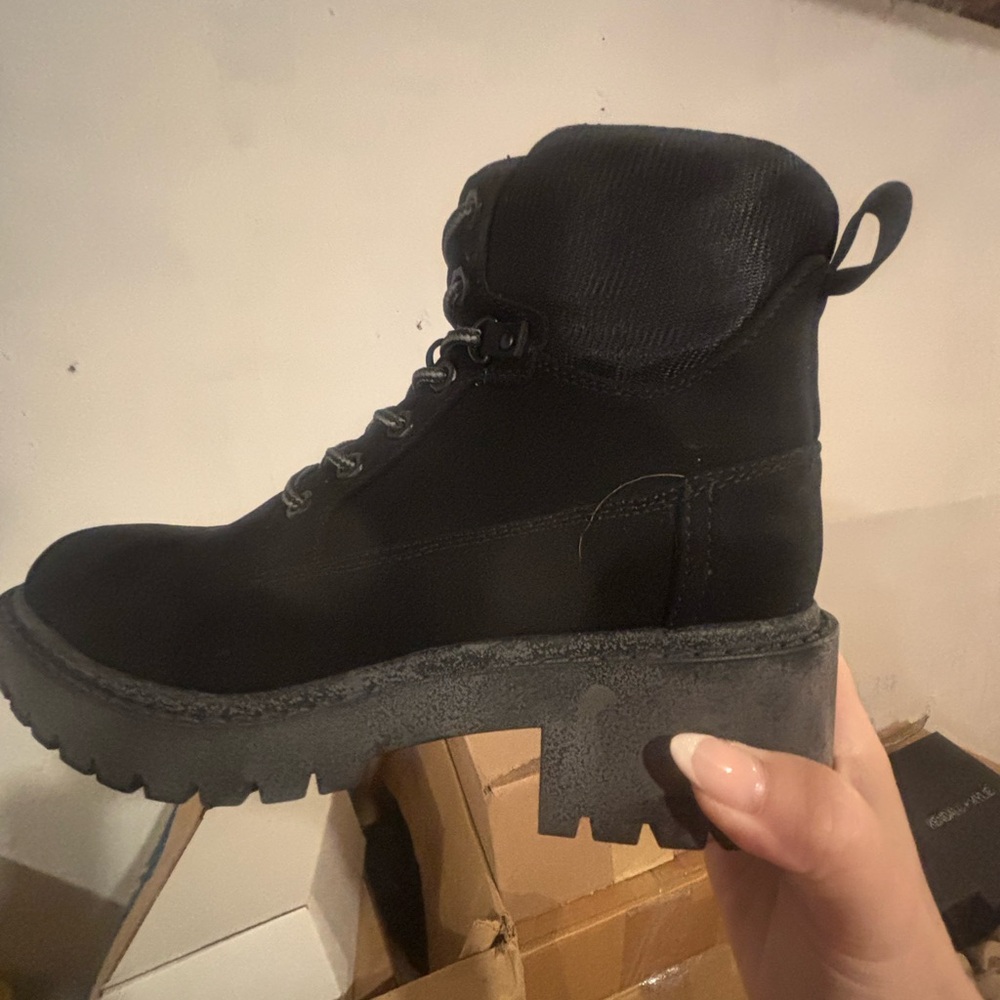 Kendall & Kylie Black Combat Boots- Suede